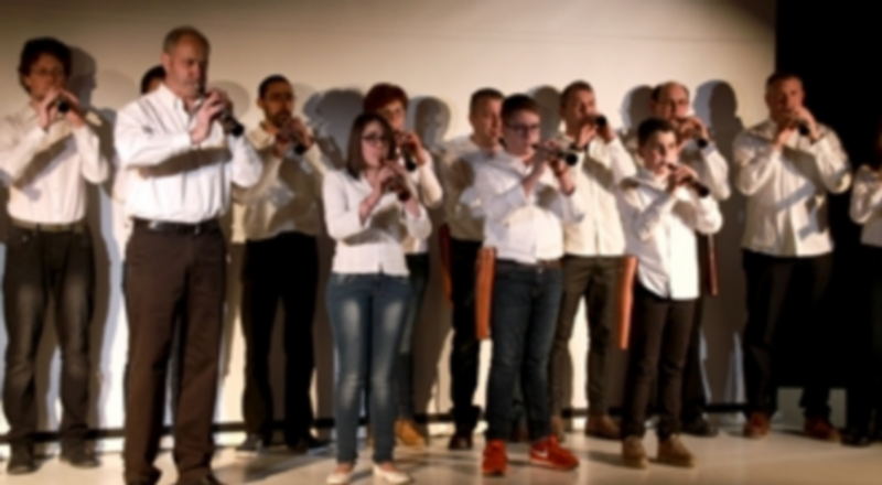 El legado de Agapito Marazuela 1 Algunos de los alumnos y profesores participantes en el recital homenaje a Agapito Marazuela. / C.N.