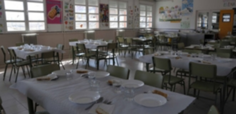 IU expone ante procurador del común la ampliación del catering escolar 1 Nueve centros de la provincia cierran sus cocinas y contarán con servicio de catering para los comedores escolares./ A.B.