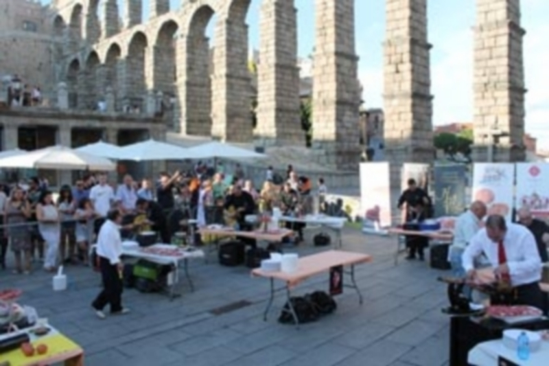 Nueve cortadores de toda España participaron en el Campeonato nacional de Corte de Jamón