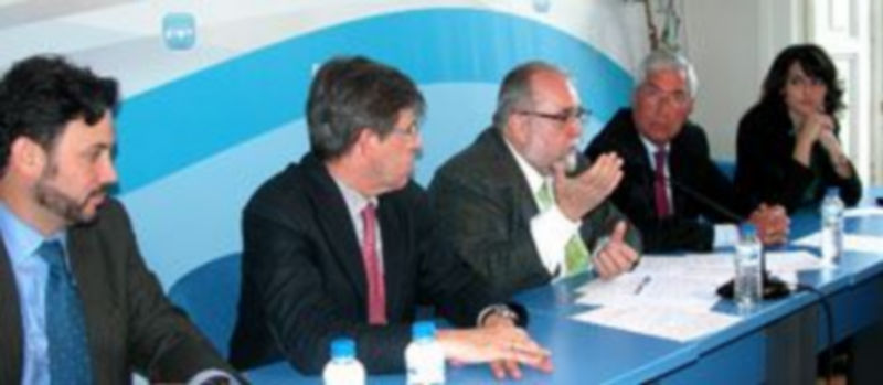 Un momento de la reunión de los populares con los industriales de los polígonos. /El Adelantado