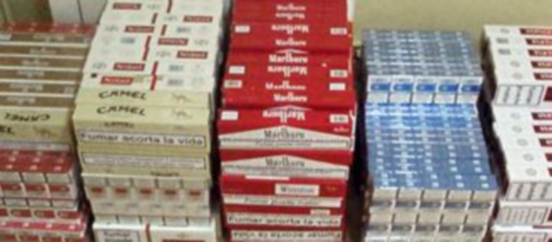 En el vehículo en el que viajaba el detenido se encontraban 3.000 cajetillas de tabaco de diversas marcas./EA
