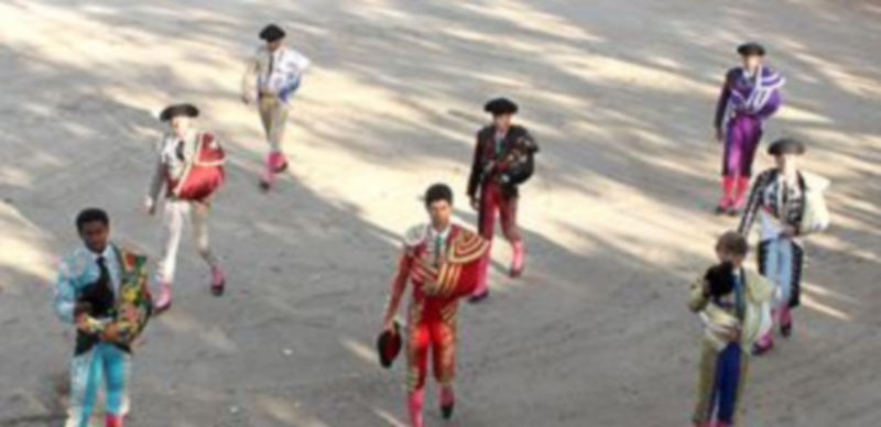 El bonito y colorista paseíllo del festejo./ Fermín de los Reyes