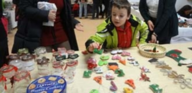 Vecinos del municipio adelantaron sus compras navideñas con adornos y objetos hechos a mano. / El Adelantado