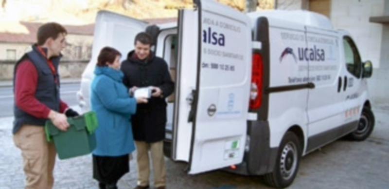 La alcaldesa y el concejal de Servicios Sociales comprobaron el funcionamiento del nuevo servicio puesto en marcha por el Ayuntamiento. / El Adelantado