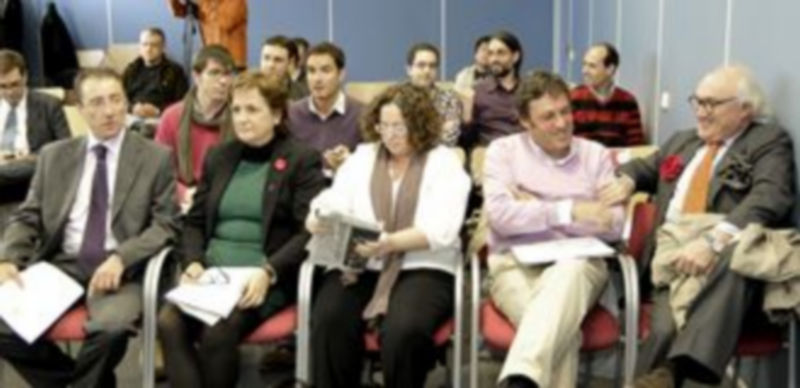 Los representantes institucionales que participaron en la sesión de apertura de las jornadas./Alberto Benavente