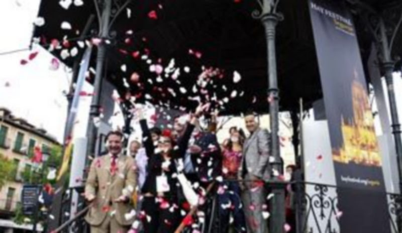 Una de las fotografías dedicadas al Hay Festival en la exposición de EL ADELANTADO
