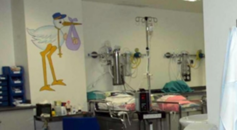 Instalaciones de un servicio hospitalario de Pediatría y Neonatología. / Juan Martin