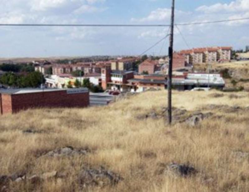 La parcela situada junto a Baterías y la rotonda del Pastor cuenta con una superficie de unos 13.000 metros cuadrados./A.K.