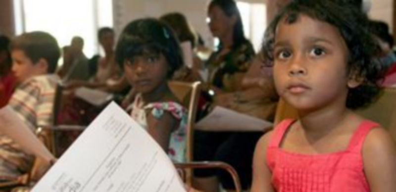 Imagen de archivo de un encuentro de familias adoptantes de niños hindús en la Casa de la India