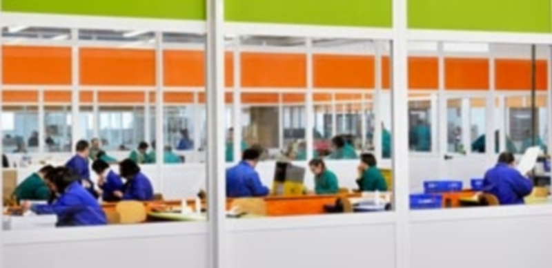 El centro especial de empleo lleva a cabo trabajos a través de subcontratación para varias empresas./ Kamarero