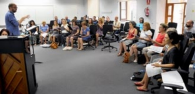 Las aulas de IE University son durante estos días un ir y venir de voces y profesionales de la música