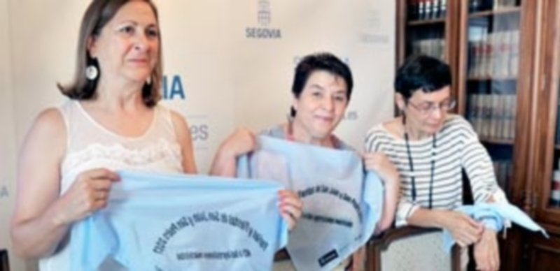 El Ayuntamiento repartirá 10.000 pañuelos para participar de la fiesta 1 La concejala de Deportes