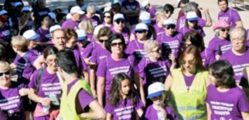 Un momento de la marcha por las calles de La Albuera