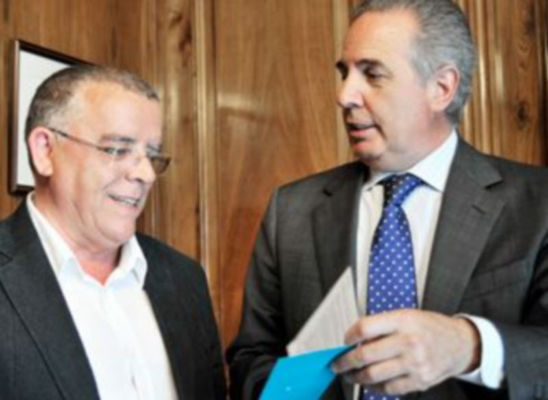 Rafael Encinas y Juan Manuel de la Puente dieron a conocer los resultados del fallo del jurado calificador./KAMARERO