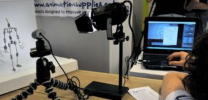 Segovia reúne a 400 profesionales de la animación y los videojuegos 1 En el mercado se exhiben algunas técnicas del mundo de la animación. /Kamarero