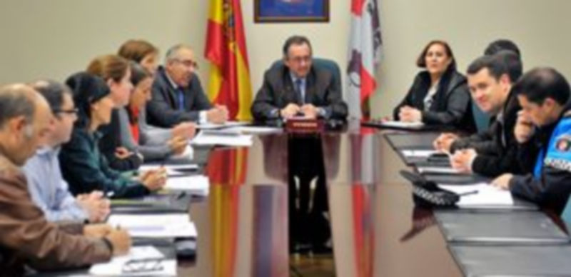 Un momento de la Comisión celebrada ayer en la Delegación Territorial de la Junta. / Kamarero