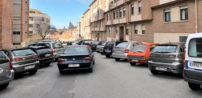 El azul gusta a los vecinos de Santa Eulalia 1 La calle Larga