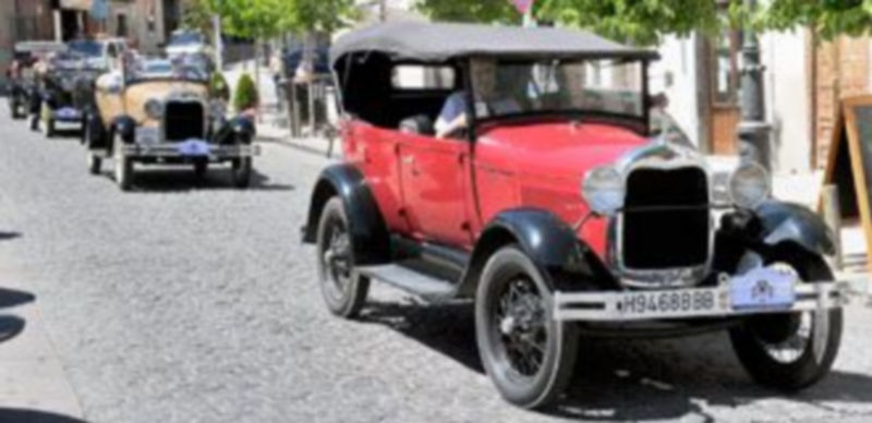 Los Ford-T continúan con su recorrido por la provincia 1 ./ foto: Kamarero