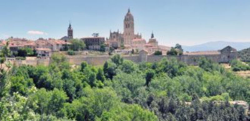 Panorámica de Segovia. El turismo nipón en las Ciudades Patrimonio de la Humanidad subió el 17% en 2011. / Kamarero