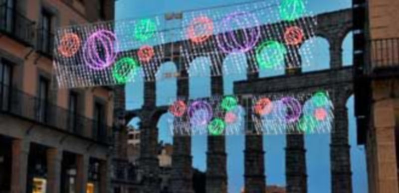 La Junta inspeccionará 16 establecimientos segovianos durante el periodo navideño 1 La venta de productos navideños será controlada los próximos días por funcionarios de la Junta. / Kamarero