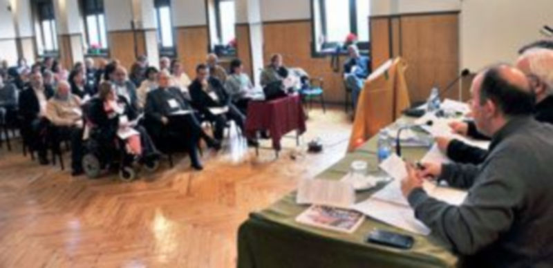 La Iglesia aboga por ‘avanzar en comunión’ ante los retos de la evangelización 1 El obispo Ángel Rubio Castro presidió el trabajo de la Asamblea Diocesana. / Kamarero