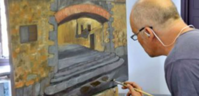 Uno de los pintores participantes en el pasado curso