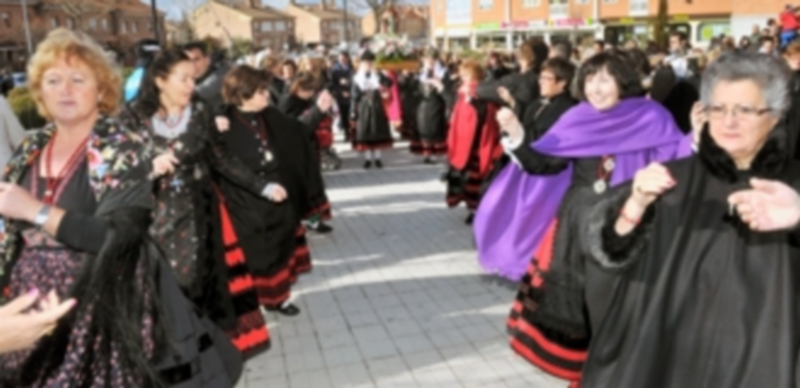 La procesión de Santa Agueda en el barrio de Nueva Segovia puso el brillante colofón a las celebraciones organizadas por las mujeres en honor a la santa. / Kamarero