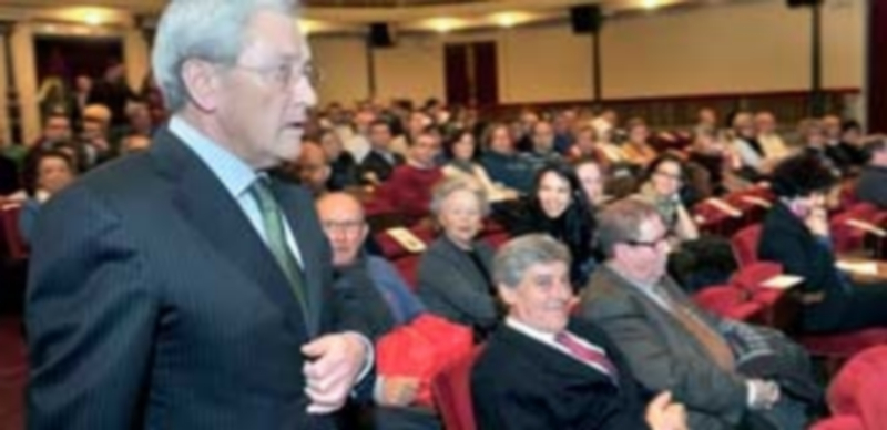 El periodista gallego analizó la situación de España desde el punto de vista de los medios de comunicación. / Kamarero