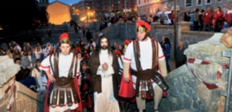 La ‘Pasíón’ del barrio de San José recrea algunas de las escenas más significativas del  relato evangélico. / Kamarero