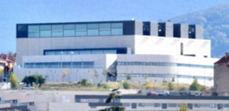 El edificio de la nueva biblioteca está ya completamente terminado. / El Adelantado