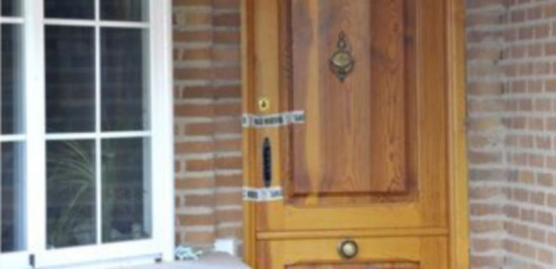La puerta de entrada de la vivienda de la víctima