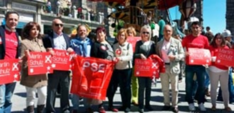 Miembros del PSOE de Segovia en el arranque de la precampaña. / E.A.