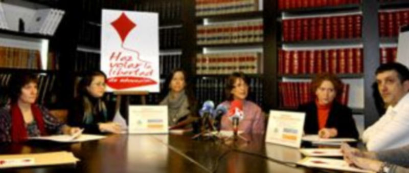 Las asociaciones segovianas firmantes del manifiesto comparecieron ante la prensa en el Hotel San Antonio el Real. / A.B.