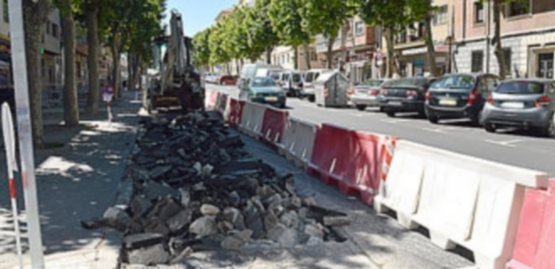 Las obras vuelven a la avenida de la Constitución. / TAMARA DE SANTOS
