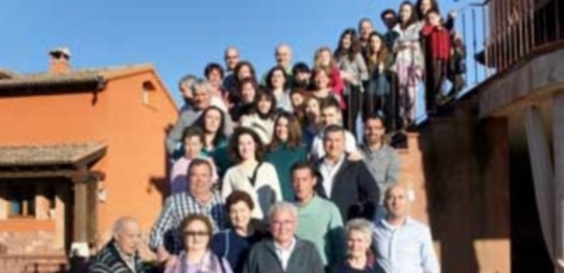 En memoria de un ama de casa empresaria 1 El medio centenar de familiares de Francisca San Frutos se reunieron el pasado fin de semana para recordar su unión. / E. A.