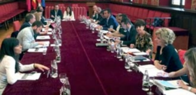 Los responsables de las ciudades se reunieron en el Ayuntamiento de Toledo. / El Adelantado