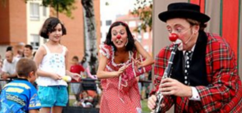 Algunos payasos de la compañía Insolitis. / A. benavente