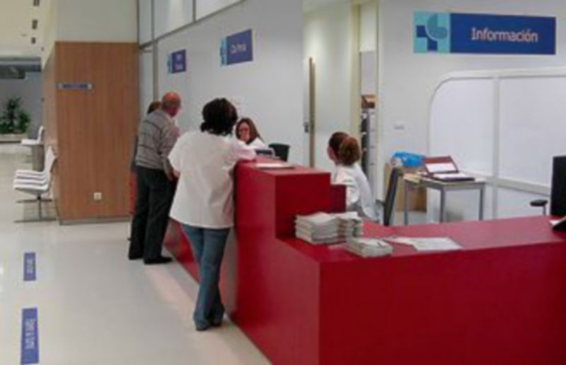 Área de información al paciente y citas de un centro de salud./JUAN MARTÍN