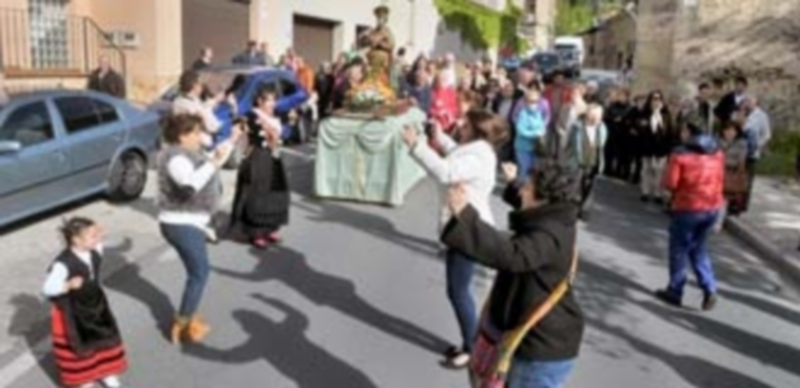 Vecinos del barrio y socios asistieron a los actos en honor a San Marcos. / KAMARERO