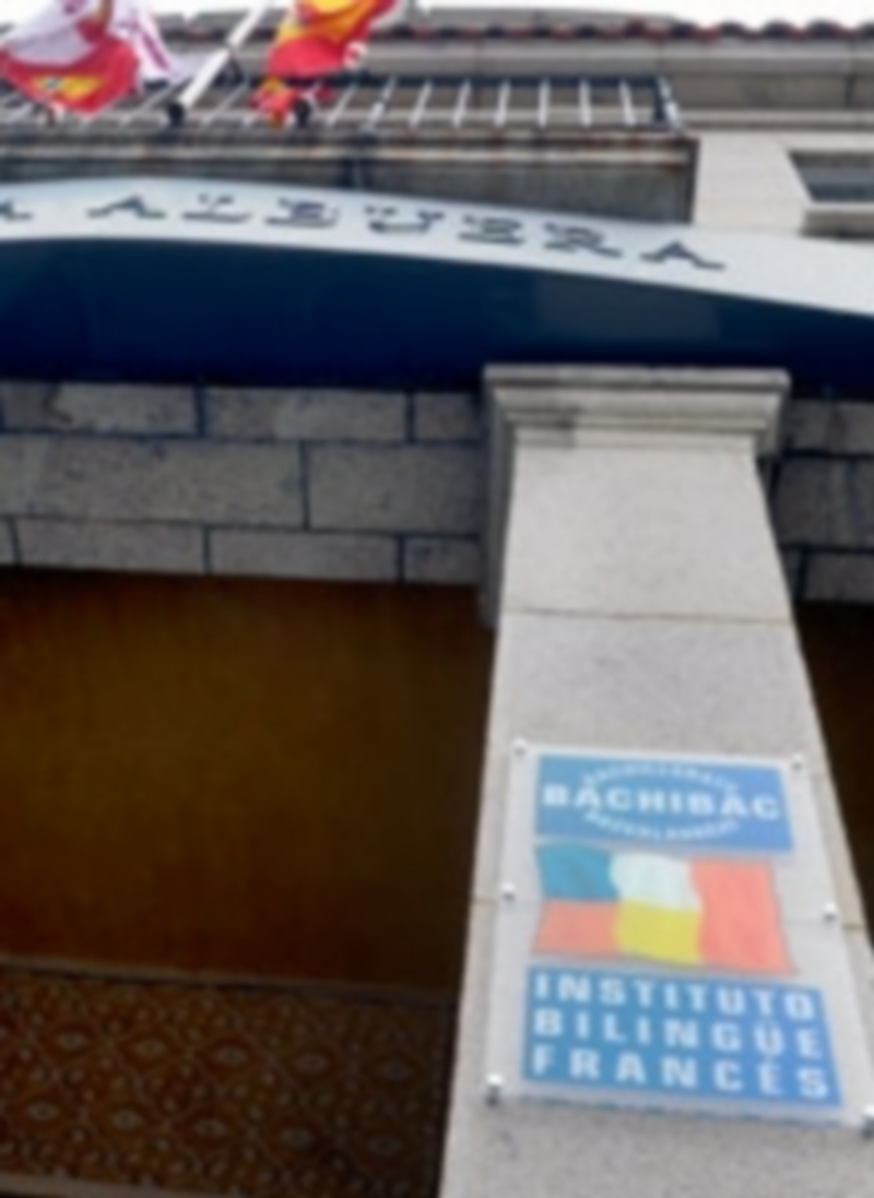 El IES La Albuera es uno de los elegidos para realizar intercambios con alumnos franceses. / Kamarero