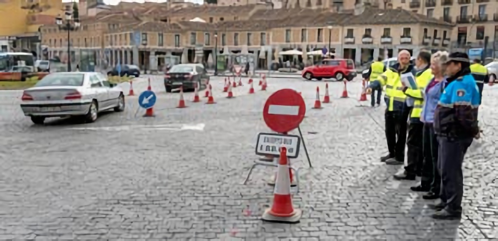 Algunas de las propuestas de protección tienen que ver con limitar el tráfico en el entorno del monumento. / KAMARERO