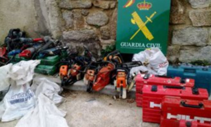 Material incautado a los dos detenidos en El Espinar