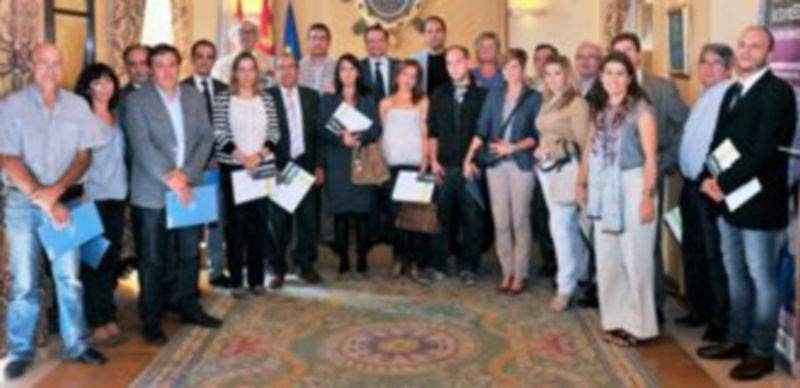 El alcalde presidió el acto de reconocimiento a las empresas que han acogido a los alumnos de Factor E. /Kamarero