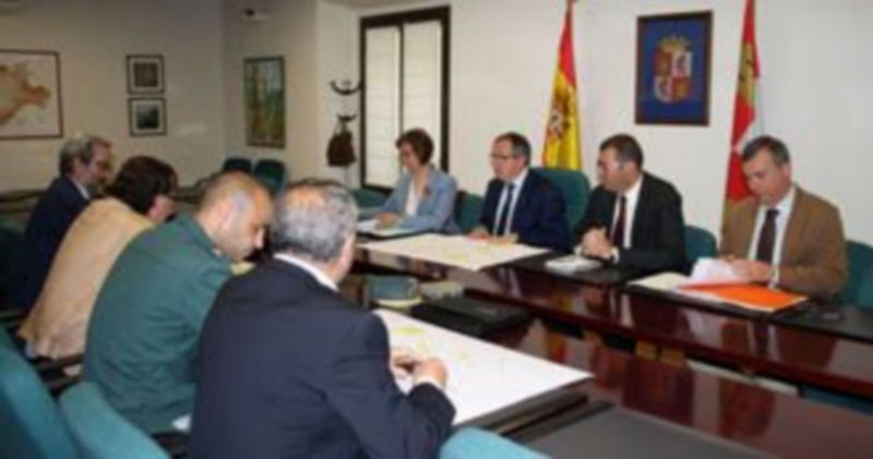 La reunión tuvo lugar en la sede de la Delegación Territorial de la Junta en Segovia. / Juan Martín