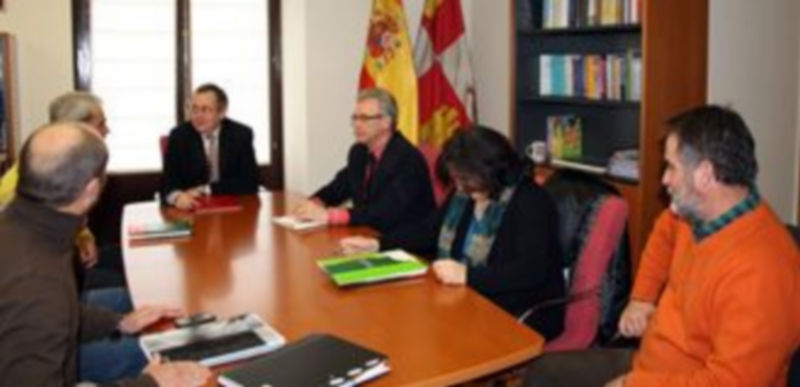 López-Escobar y Herguedas con el resto de participantes. / El Adelantado.