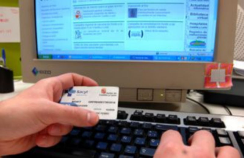 Todos los procesos burocráticos en los centros médicos con más pacientes se ralentizan con el nuevo sistema. / JUAN MARTÍN