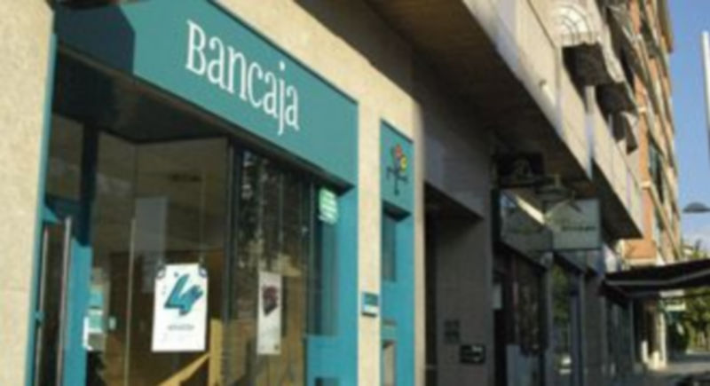 El cierre de oficinas afectará a todo el grupo que forma el SIP liderado por Caja Madrid y Bancaja. / Cris Muro