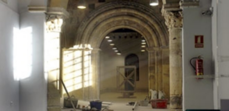 Las obras en este inmueble histórico de la Calle Real comenzaron a finales del año pasado. / KAMARERO