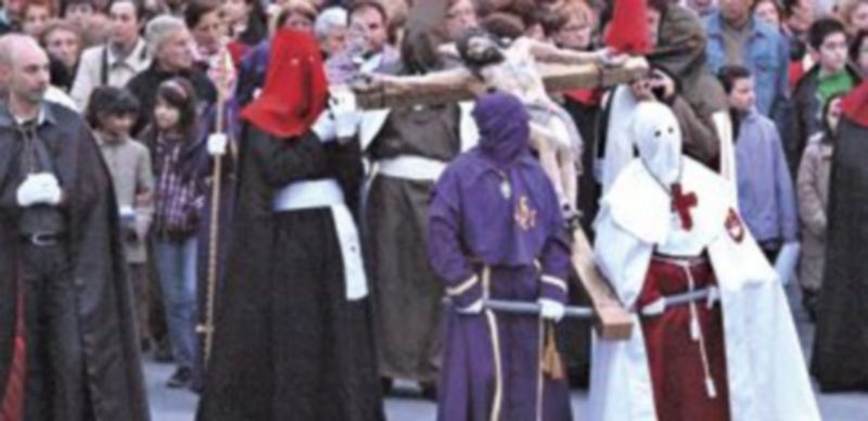 El Vía Crucis recorrió el conjunto histórico