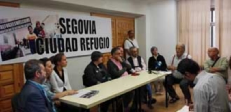 Los miembros de Cumbre Social de Segovia durante la rueda de prensa